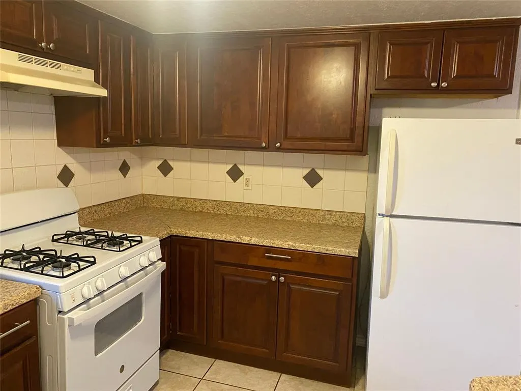 Photo 3 — 216 NE 4th Street 216, 218, Blanchard, OK 73010