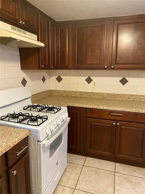 Photo 6 — 216 NE 4th Street 216, 218, Blanchard, OK 73010