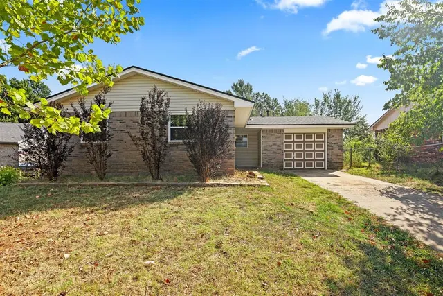 Photo 2 — 410 Jarman Drive, McLoud, OK 74851