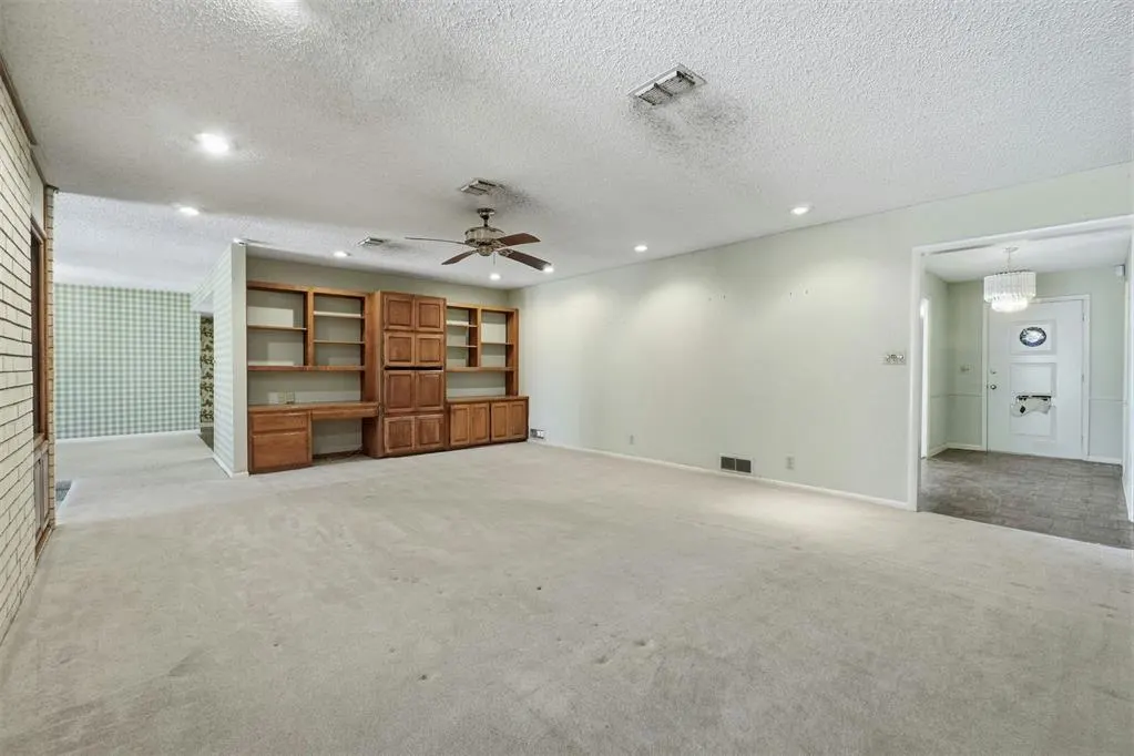 Photo 13 — 525 Lakeside Drive, Altus, OK 73521
