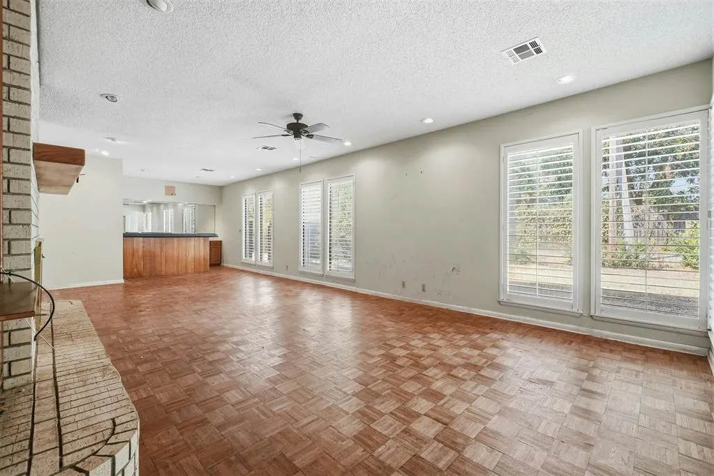 Photo 14 — 525 Lakeside Drive, Altus, OK 73521