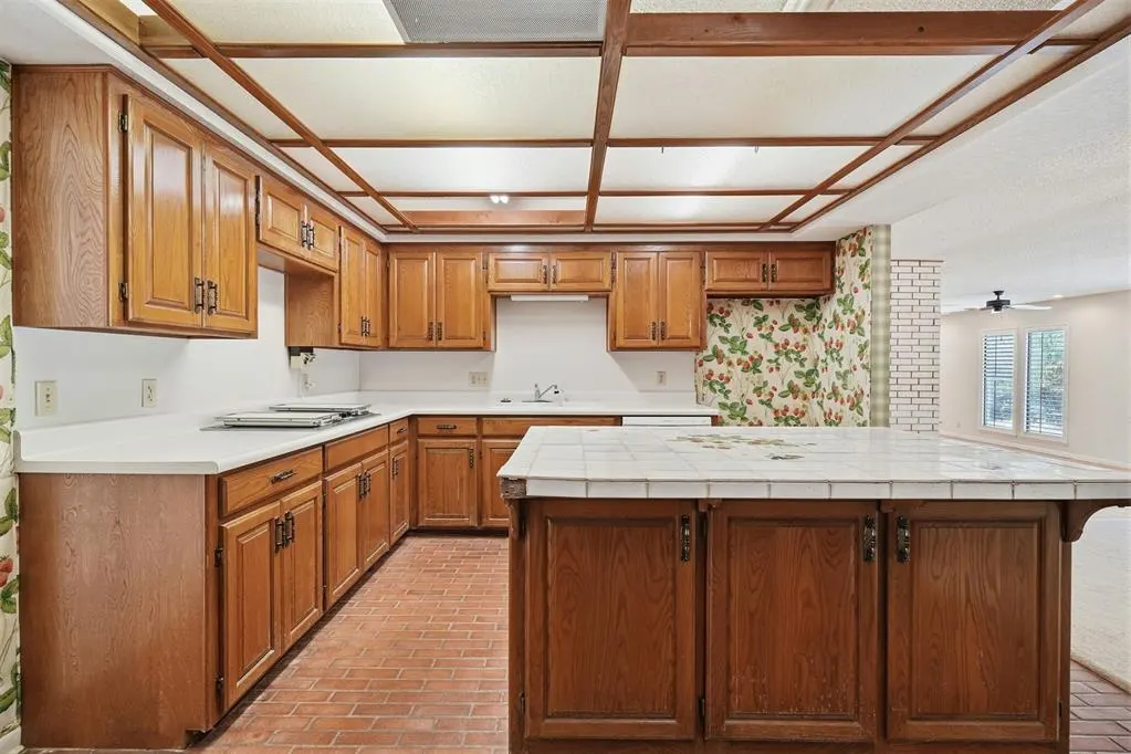 Photo 21 — 525 Lakeside Drive, Altus, OK 73521