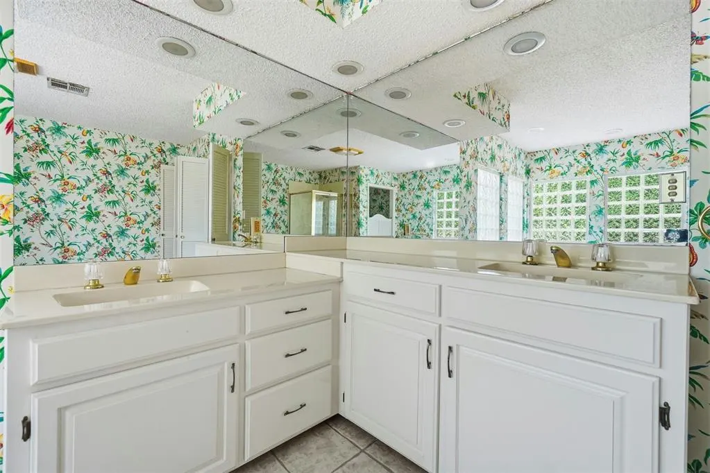 Photo 28 — 525 Lakeside Drive, Altus, OK 73521