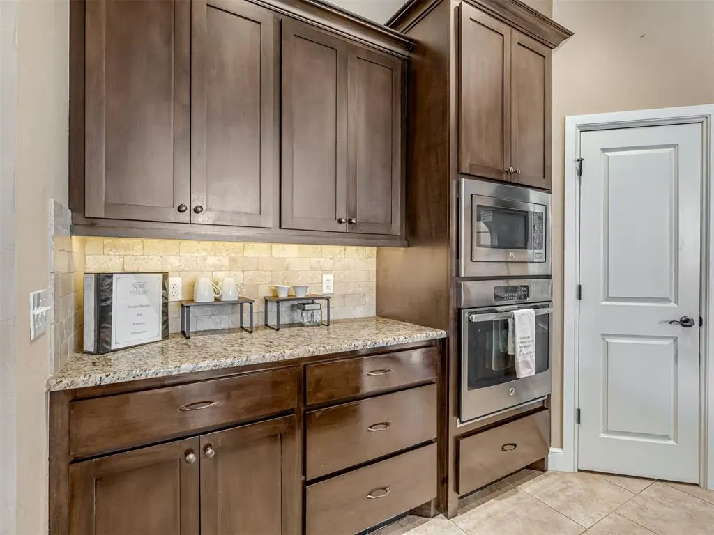 Photo 11 — 3013 Terrace Park Trail, Norman, OK 73069