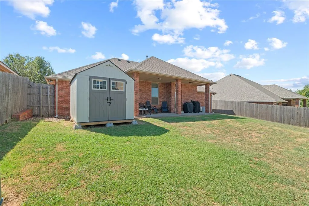 Photo 24 — 12833 NW 6th Street, Yukon, OK 73099