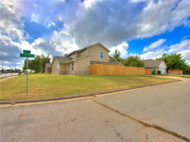 Photo 3 — 6719 Lyrewood Lane, Oklahoma City, OK 73132