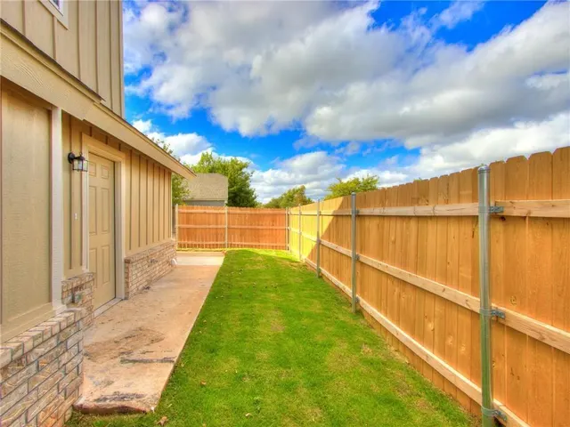Photo 6 — 6719 Lyrewood Lane, Oklahoma City, OK 73132
