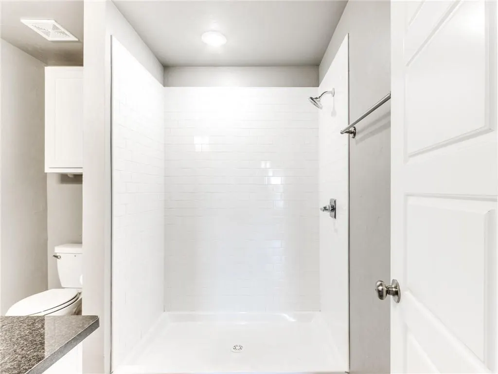 Photo 16 — 6719 Lyrewood Lane, Oklahoma City, OK 73132