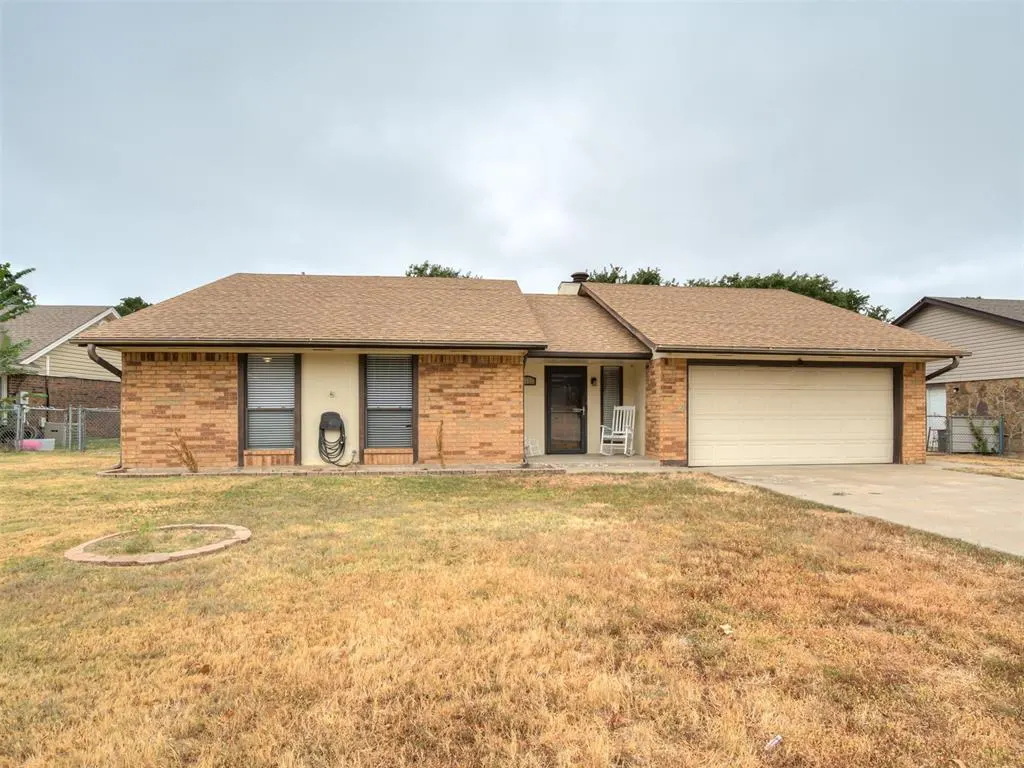 Photo 2 — 955 Buckwood Drive, Choctaw, OK 73020