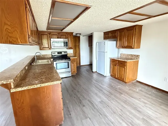 Photo 6 — 217 Woodbridge Circle, Edmond, OK 73012