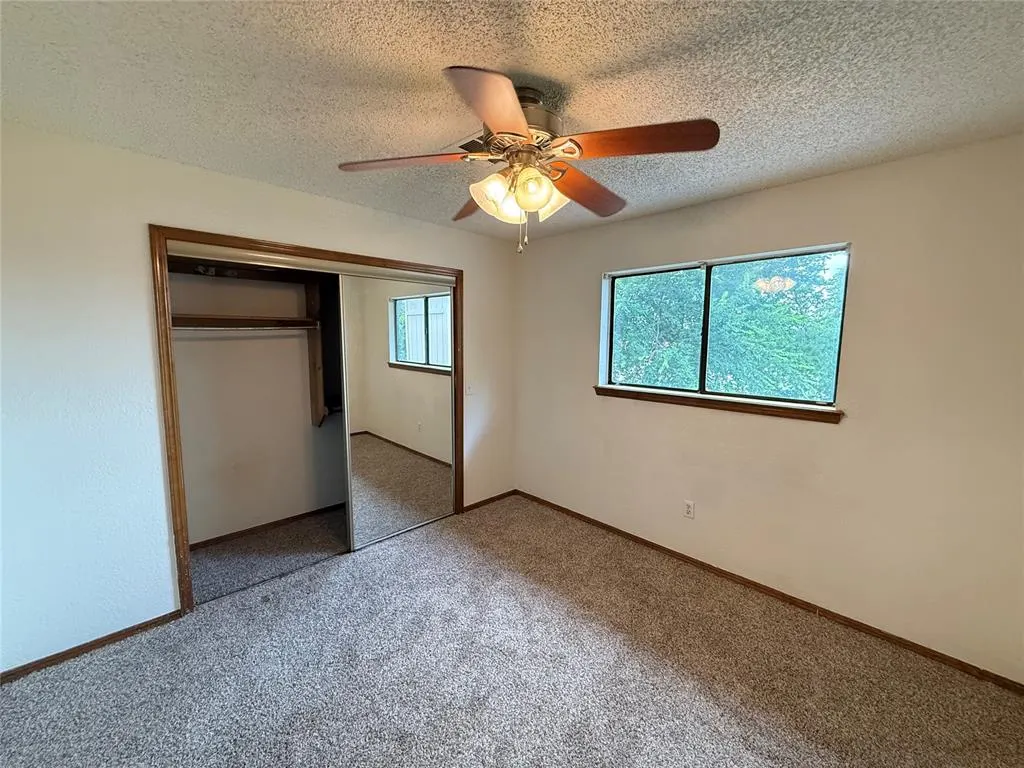 Photo 11 — 217 Woodbridge Circle, Edmond, OK 73012