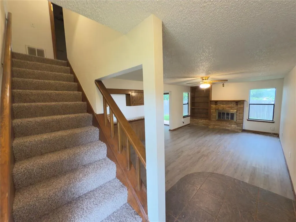 Photo 16 — 217 Woodbridge Circle, Edmond, OK 73012