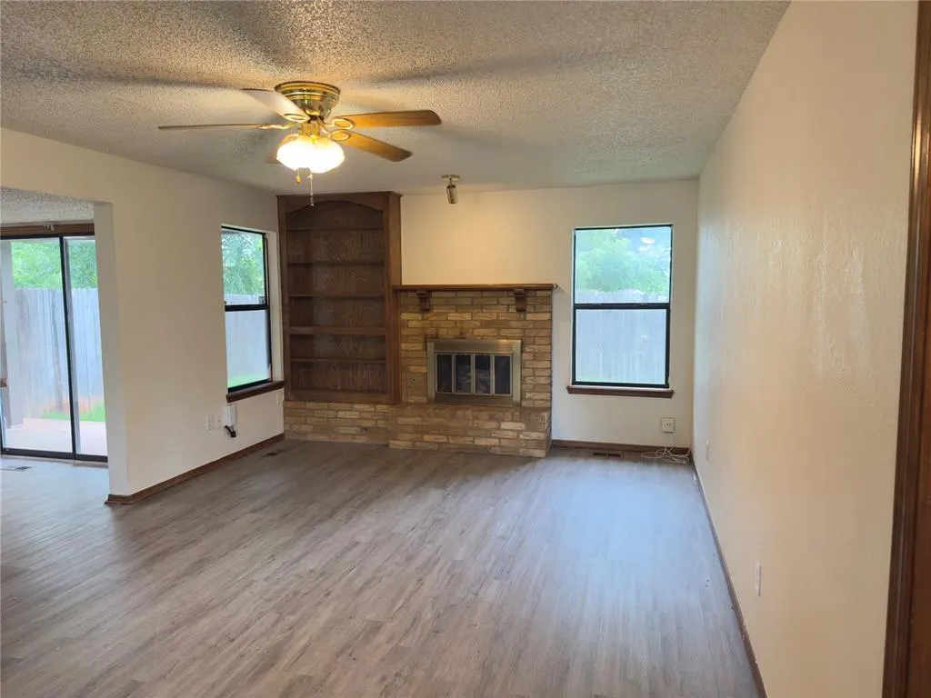 Photo 17 — 217 Woodbridge Circle, Edmond, OK 73012