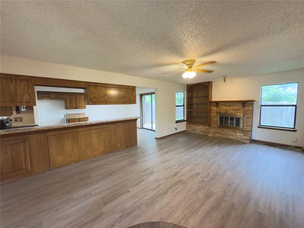 Photo 18 — 217 Woodbridge Circle, Edmond, OK 73012