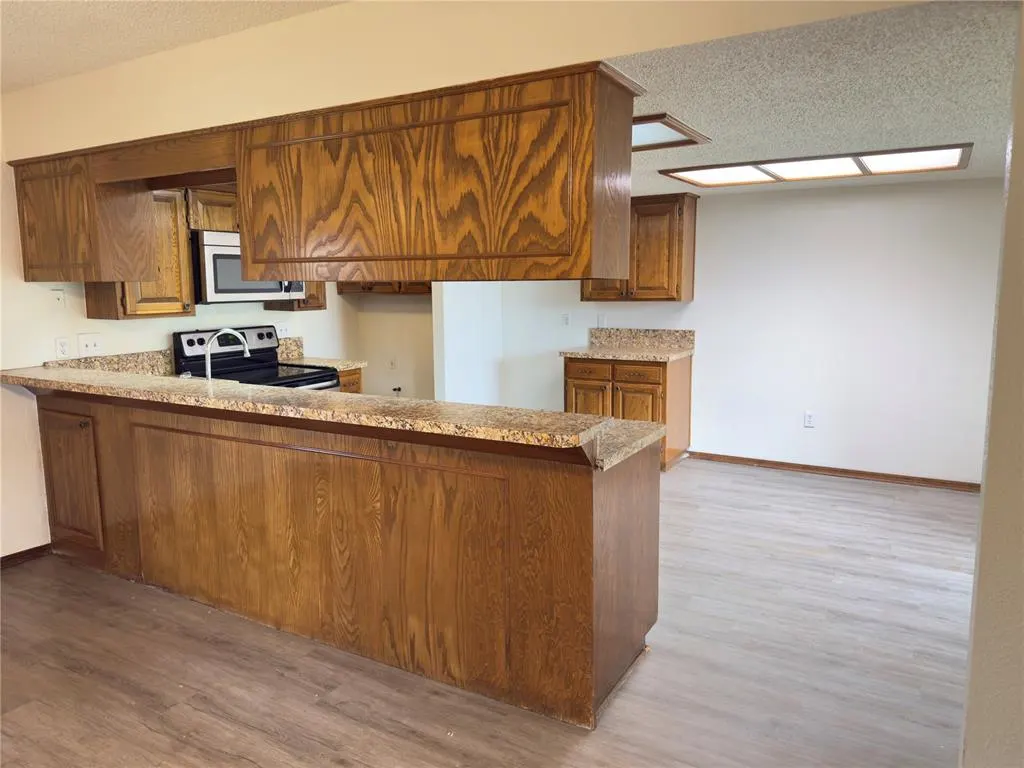 Photo 19 — 217 Woodbridge Circle, Edmond, OK 73012