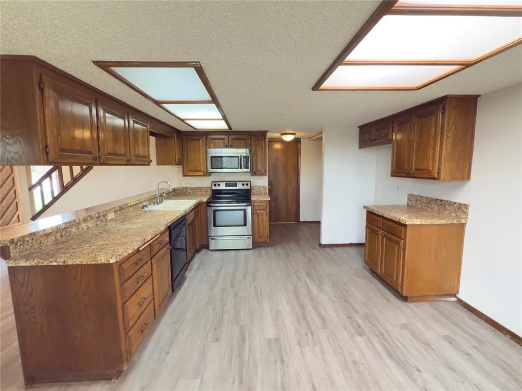 Photo 20 — 217 Woodbridge Circle, Edmond, OK 73012