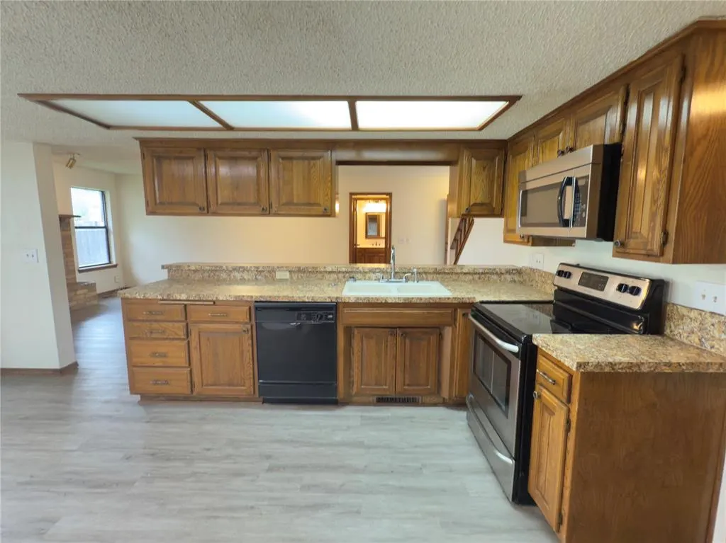 Photo 22 — 217 Woodbridge Circle, Edmond, OK 73012