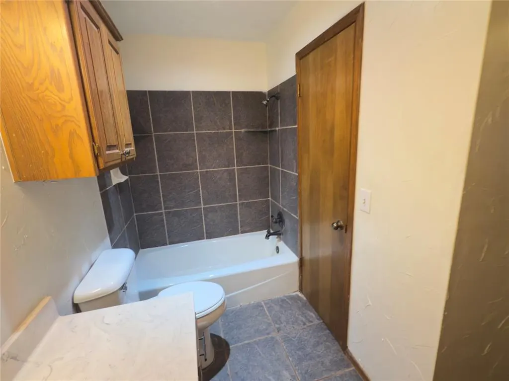 Photo 28 — 217 Woodbridge Circle, Edmond, OK 73012