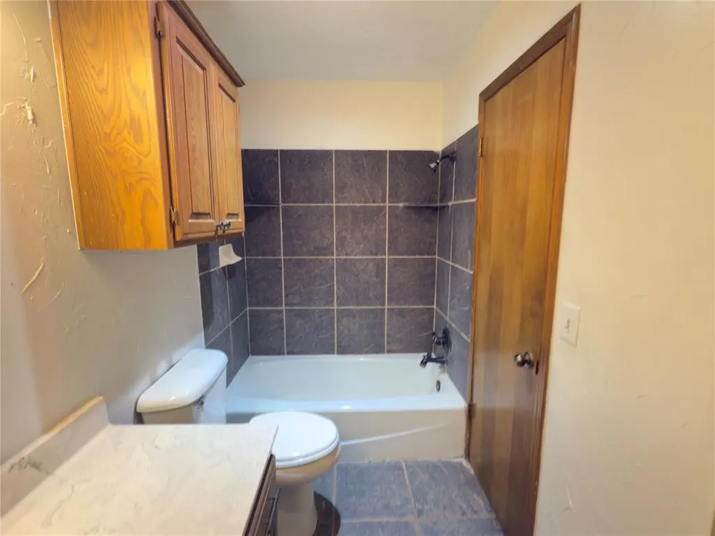 Photo 29 — 217 Woodbridge Circle, Edmond, OK 73012