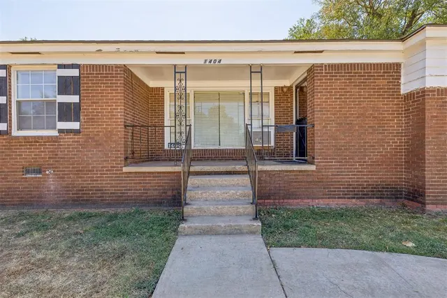 Photo 2 — 1404 NE 39th Street, Oklahoma City, OK 73111