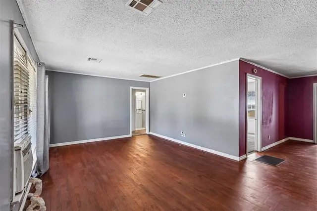 Photo 4 — 1404 NE 39th Street, Oklahoma City, OK 73111