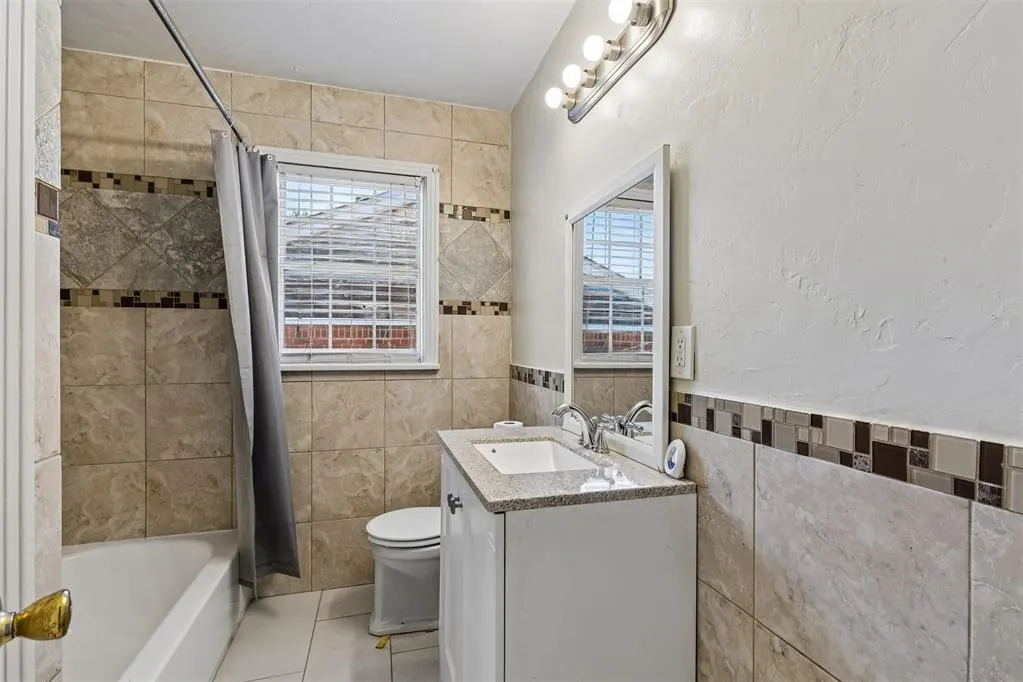 Photo 18 — 1404 NE 39th Street, Oklahoma City, OK 73111