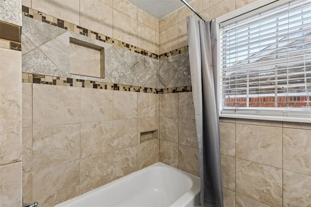 Photo 19 — 1404 NE 39th Street, Oklahoma City, OK 73111
