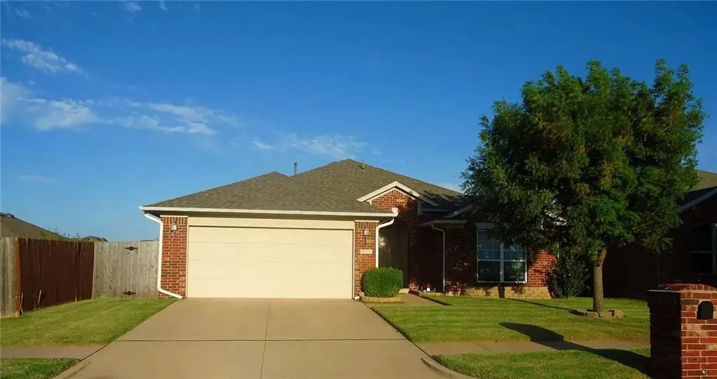 Front exterior — 16032 Okalee Lane, Edmond, OK 73013