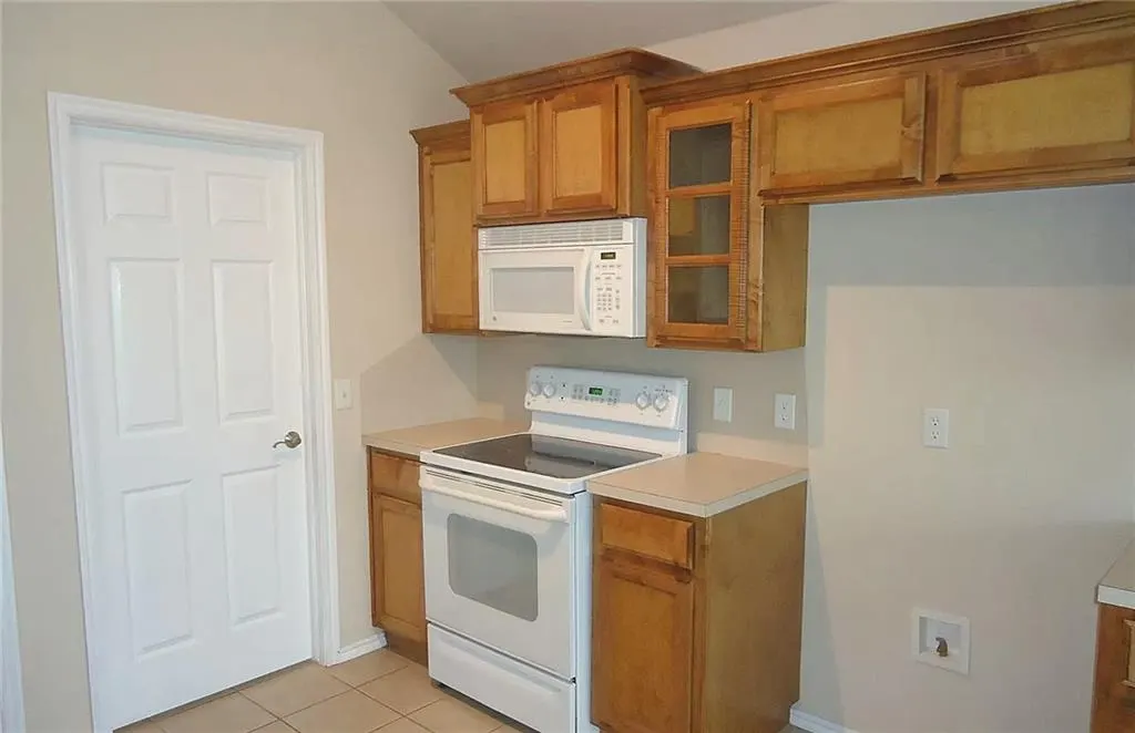 Photo 5 — 16032 Okalee Lane, Edmond, OK 73013