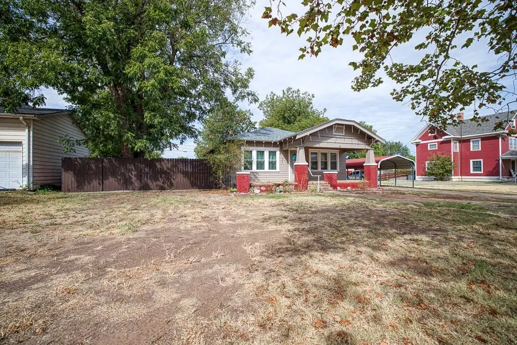 Photo 4 — 716 S 7th Street, Kingfisher, OK 73750
