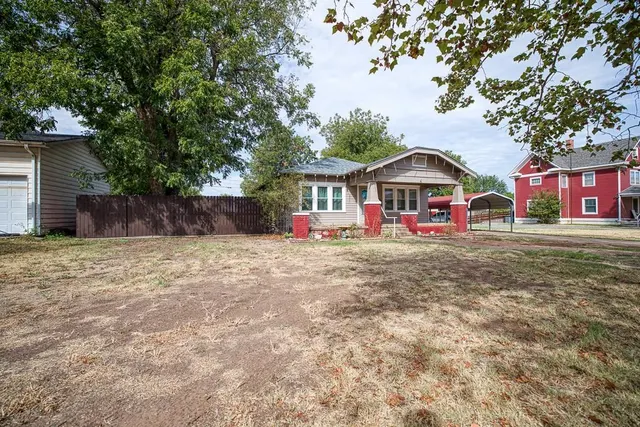 Photo 4 — 716 S 7th Street, Kingfisher, OK 73750