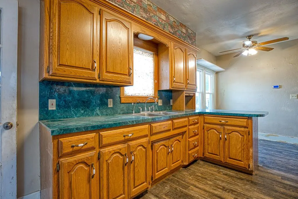 Photo 12 — 716 S 7th Street, Kingfisher, OK 73750