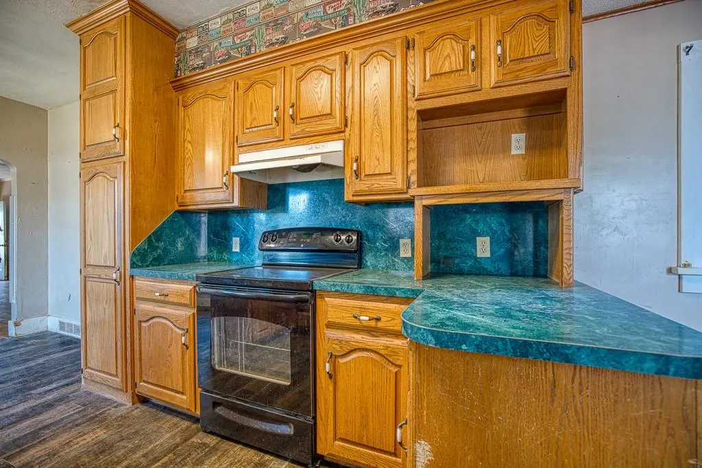 Photo 13 — 716 S 7th Street, Kingfisher, OK 73750