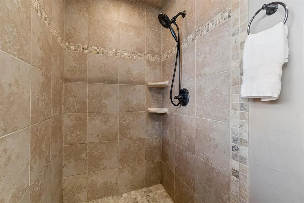 Photo 20 — 1353 W Cedarbrook Lane, Moore, OK 73170