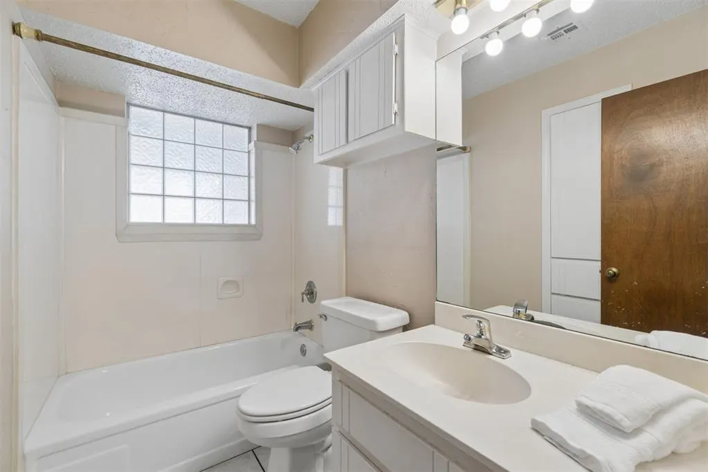 Photo 25 — 1353 W Cedarbrook Lane, Moore, OK 73170