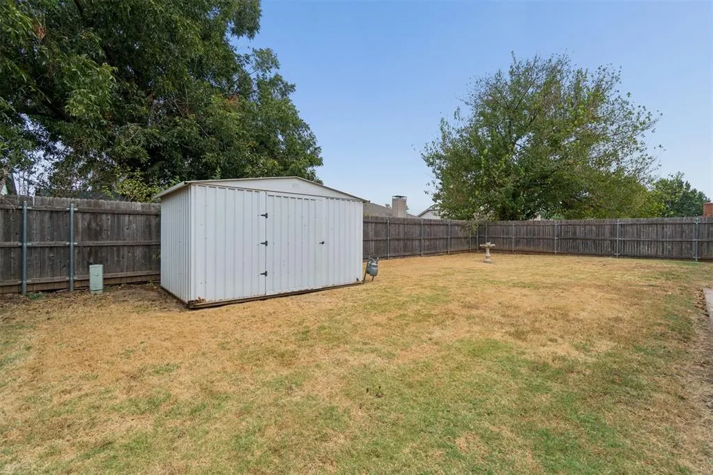 Photo 32 — 1353 W Cedarbrook Lane, Moore, OK 73170