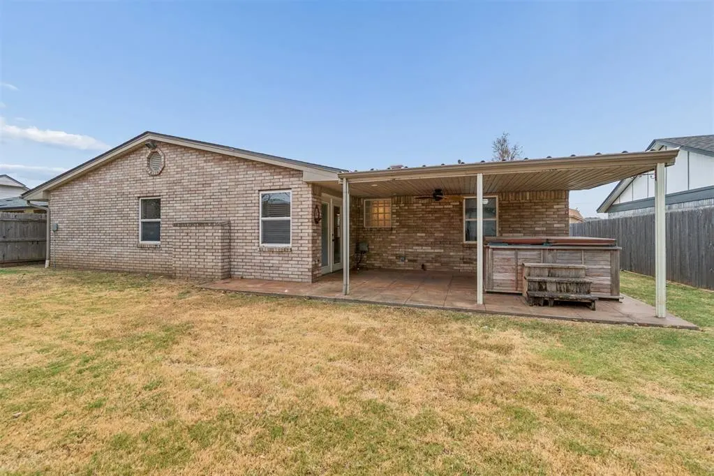 Photo 34 — 1353 W Cedarbrook Lane, Moore, OK 73170