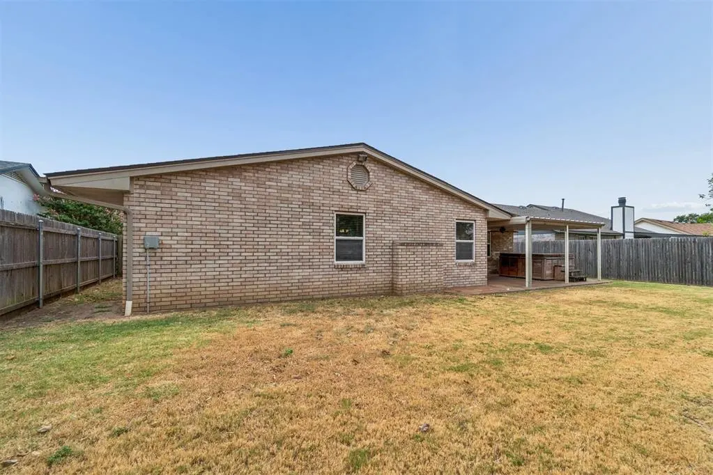 Photo 35 — 1353 W Cedarbrook Lane, Moore, OK 73170