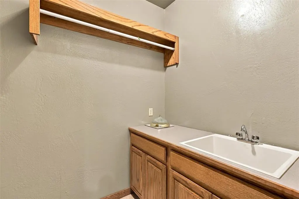Photo 26 — 388 E County Road 1470, Cement, OK 73017