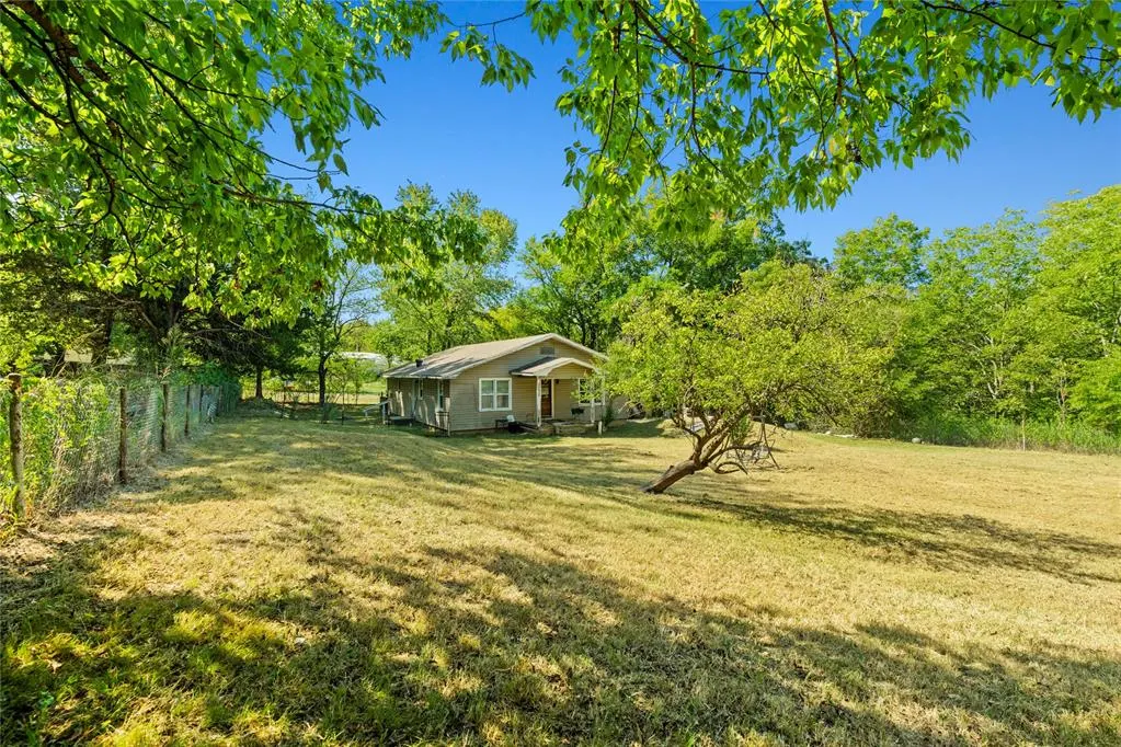 Photo 2 — 902 W 4th Street, Ada, OK 74820