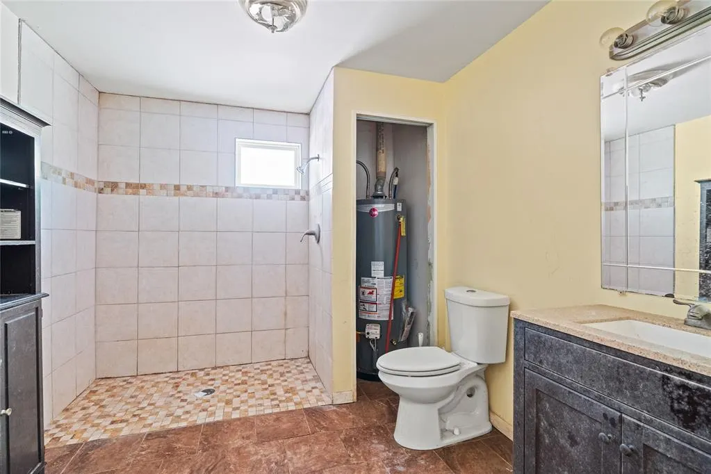 Photo 21 — 902 W 4th Street, Ada, OK 74820