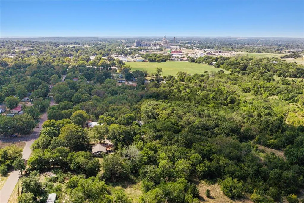 Photo 30 — 902 W 4th Street, Ada, OK 74820