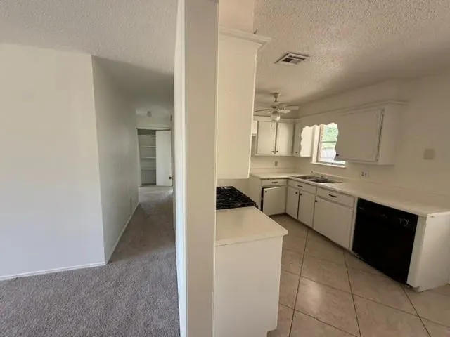 Photo 9 — 621 Timber Lane, Oklahoma City, OK 73127