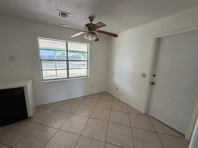 Photo 10 — 621 Timber Lane, Oklahoma City, OK 73127