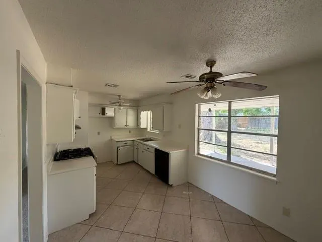 Photo 11 — 621 Timber Lane, Oklahoma City, OK 73127