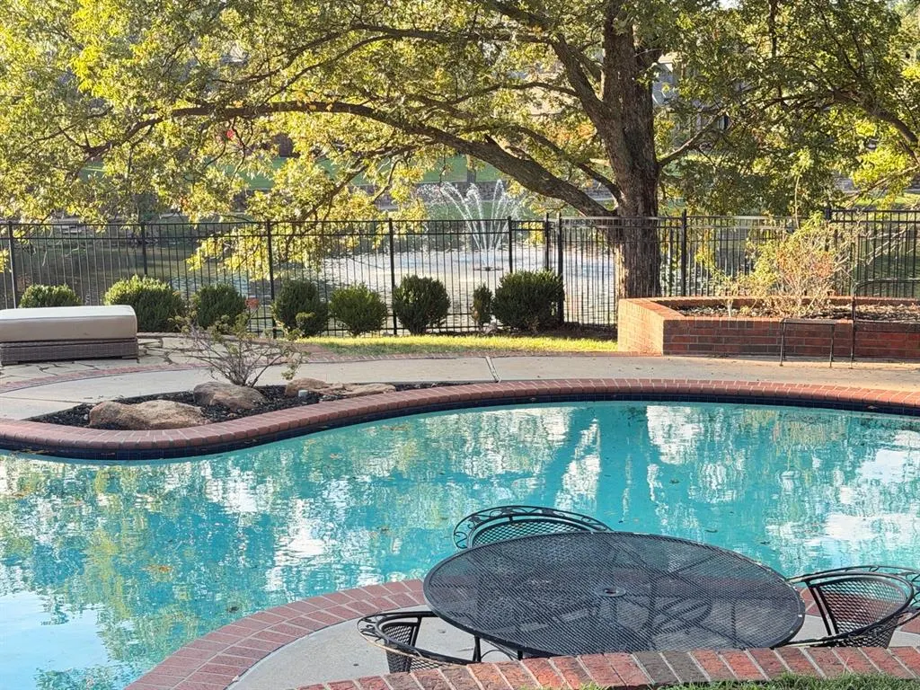 Photo 2 — 4205 N Upper Lake Drive, Norman, OK 73072