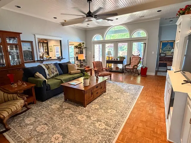 Photo 6 — 4205 N Upper Lake Drive, Norman, OK 73072