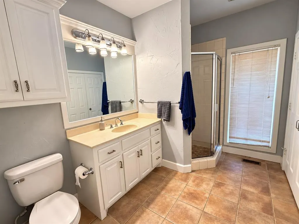 Photo 12 — 4205 N Upper Lake Drive, Norman, OK 73072