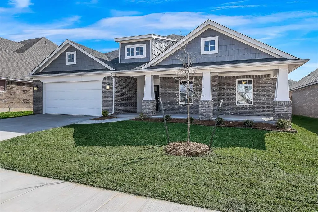 Photo 2 — 1417 SW 160th Street, Moore, OK 73170