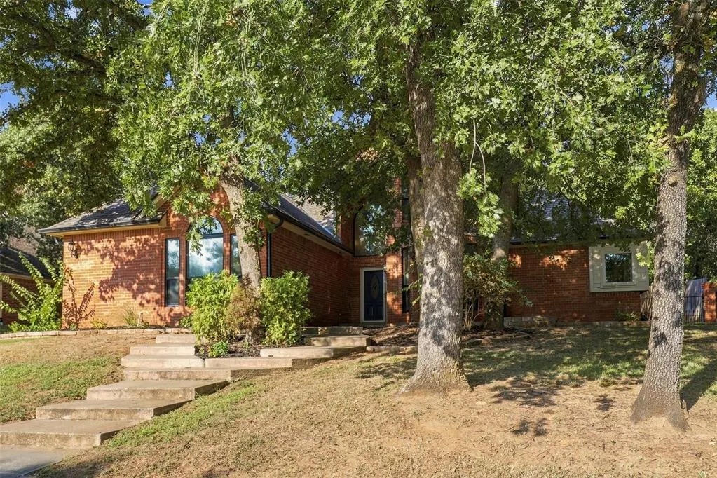 Front exterior — 1 N Crosstimber Trail, Edmond, OK 73034
